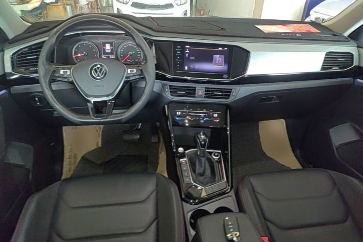 Used Volkswagen Tayron 2020 330TSI Two-Wheel Drive Luxury Smart Connectivity Version Center Console