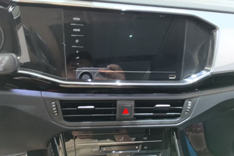 Used Volkswagen Tayron 2020 330TSI Two-Wheel Drive Luxury Smart Connectivity Version Center Console