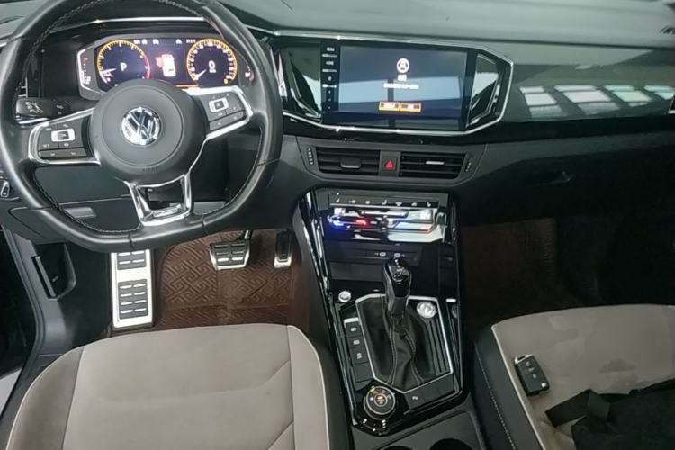 Used Volkswagen Tayron 2020 380TSI All-Wheel Drive R-Line Connected Version Center Console