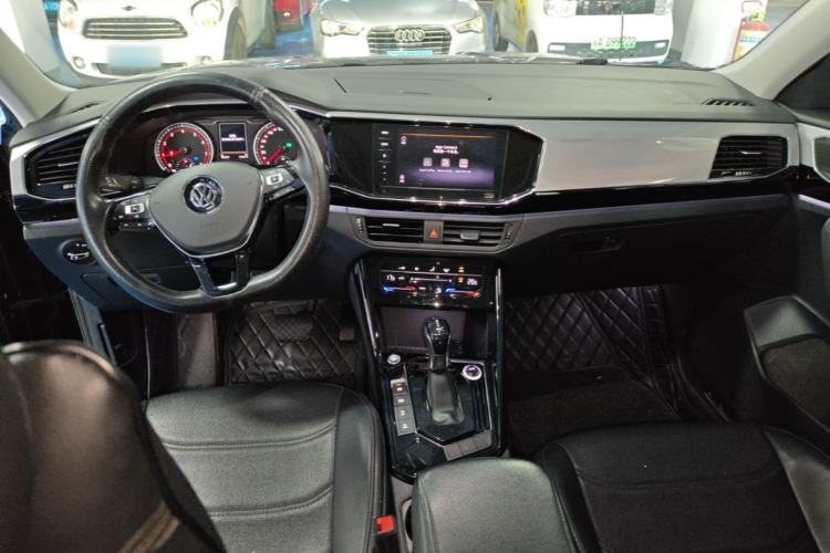 Used Volkswagen Tayron 2020 330TSI Two-Wheel Drive Luxury Smart Connectivity Version Center Console