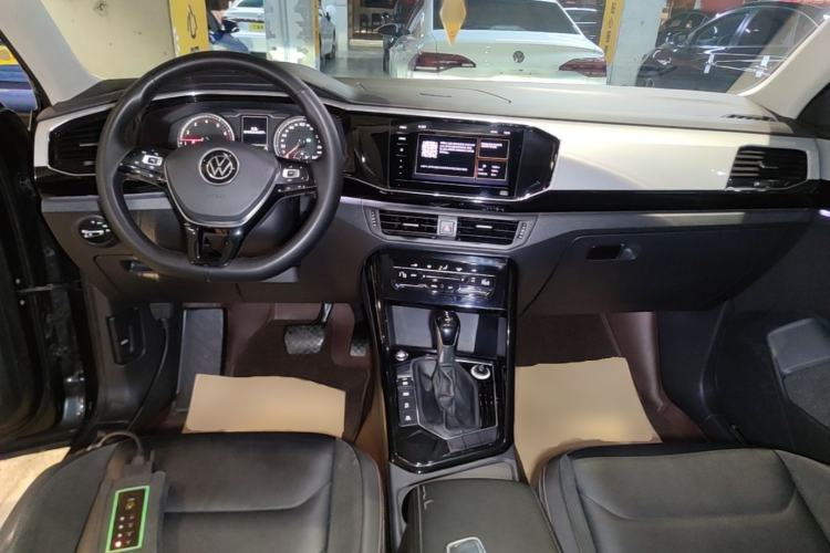 Used Volkswagen Tayron 2020 330TSI Two-Wheel Drive Luxury Smart Connectivity Version Center Console