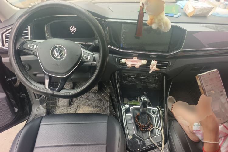 Used Volkswagen Tayron 2020 330TSI Two-Wheel Drive Luxury Connected Pro Edition Center Console