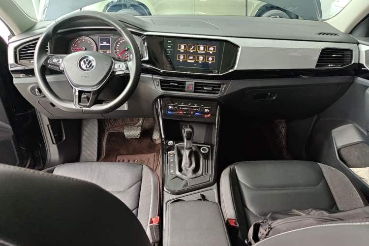 Used Volkswagen Tayron 2020 330TSI Two-Wheel Drive Luxury Smart Connectivity Version Center Console