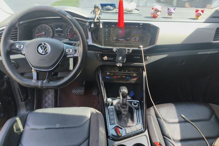 Used Volkswagen Tayron 2020 330TSI Two-Wheel Drive Luxury Smart Connectivity Version Center Console