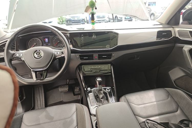 Used Volkswagen Tayron 2020 330TSI Two-Wheel Drive Luxury Smart Connectivity Version Center Console