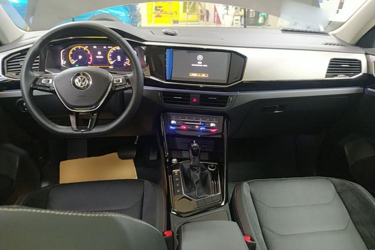 Used Volkswagen Tayron 2020 330TSI Two-Wheel Drive Luxury Smart Connectivity Version Center Console