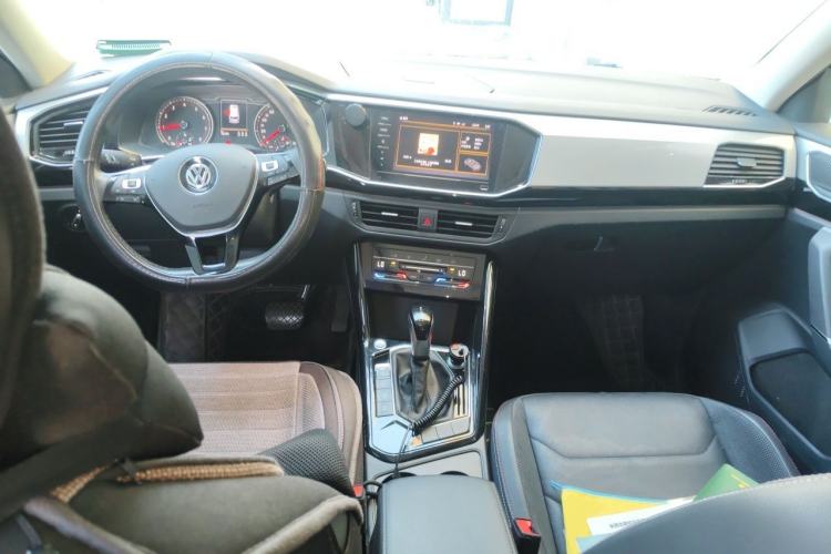 Used Volkswagen Tayron 2020 330TSI Two-Wheel Drive Luxury Smart Connectivity Version Center Console