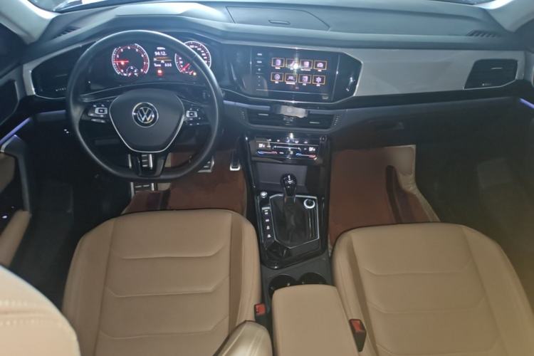Used Volkswagen Tayron 2020 330TSI Two-Wheel Drive Luxury Smart Connectivity Version Center Console