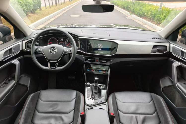 Used Volkswagen Tayron 2020 330TSI Two-Wheel Drive Luxury Smart Connectivity Version Center Console