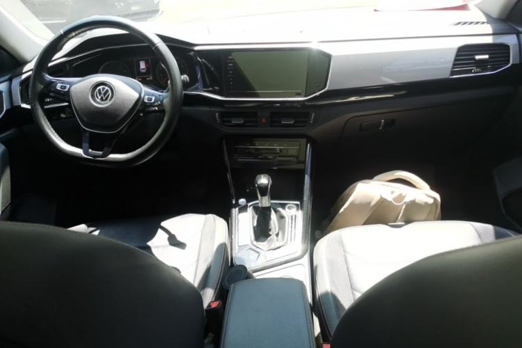 Used Volkswagen Tayron 2020 280TSI Two-Wheel Drive Luxury Connect Edition Center Console