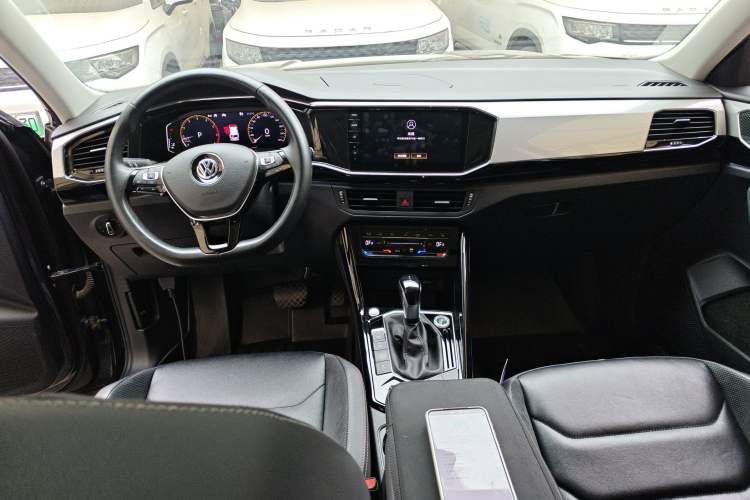 Used Volkswagen Tayron 2020 330TSI Two-Wheel Drive Luxury Smart Connectivity Version Center Console