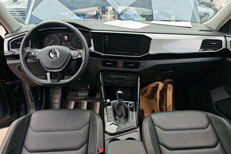 Used Volkswagen Tayron 2020 330TSI Two-Wheel Drive Luxury Smart Connectivity Version Center Console