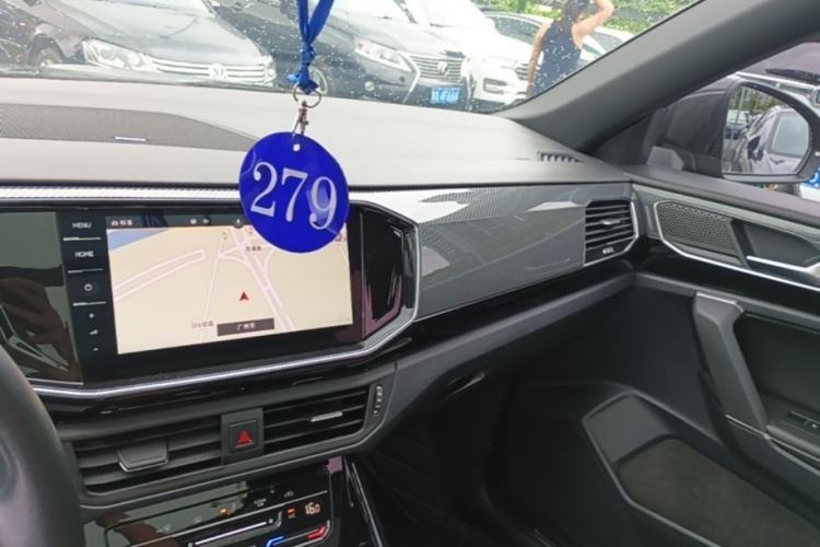Used Volkswagen Tayron 2020 380TSI All-Wheel Drive R-Line Connected Version Center Console