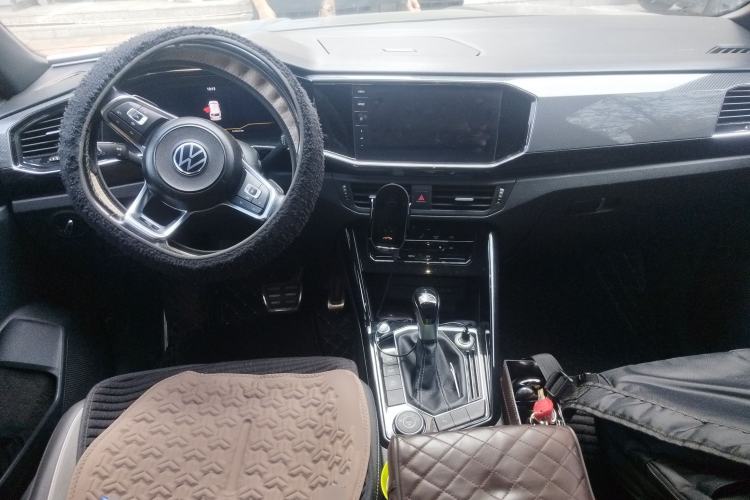 Used Volkswagen Tayron 2020 380TSI All-Wheel Drive R-Line Connected Version Center Console