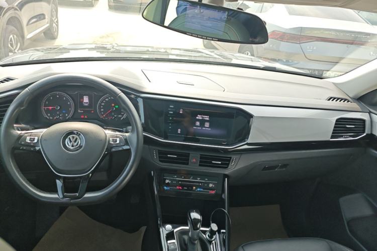 Used Volkswagen Tayron 2020 280TSI Two-Wheel Drive Luxury Connect Edition Center Console