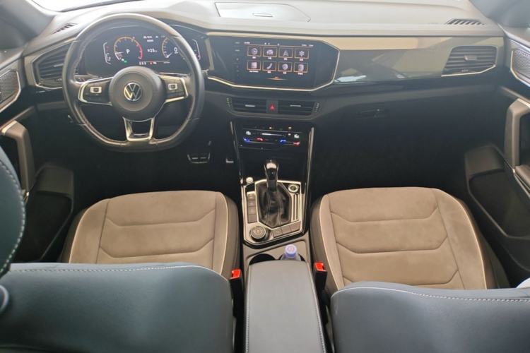 Used Volkswagen Tayron 2020 380TSI All-Wheel Drive R-Line Connected Version Center Console