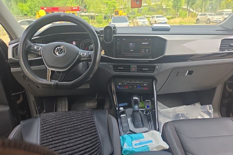 Used Volkswagen Tayron 2020 280TSI Two-Wheel Drive Luxury Connect Edition Center Console