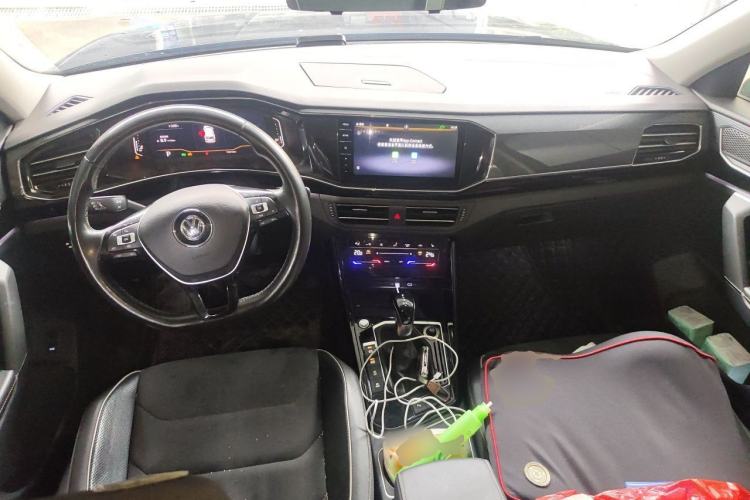 Used Volkswagen Tayron 2020 330TSI Two-Wheel Drive Luxury Connected Pro Edition Center Console