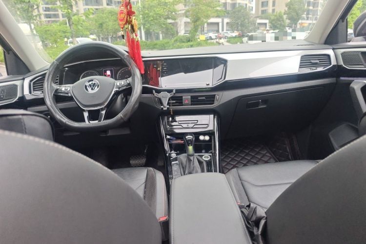 Used Volkswagen Tayron 2020 330TSI Two-Wheel Drive Luxury Smart Connectivity Version Center Console
