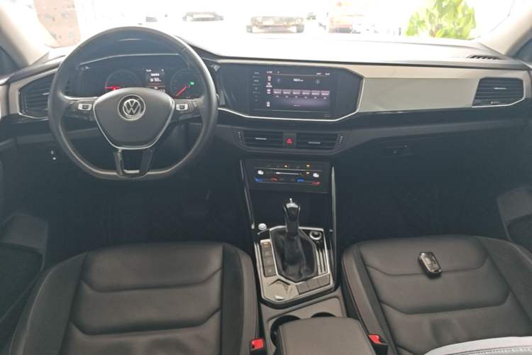 Used Volkswagen Tayron 2020 280TSI Two-Wheel Drive Luxury Connect Edition Center Console