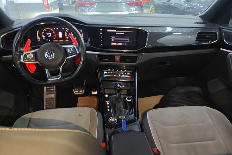 Used Volkswagen Tayron 2020 380TSI All-Wheel Drive R-Line Connected Version Center Console
