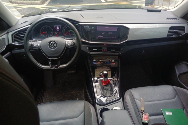 Used Volkswagen Tayron 2020 330TSI Two-Wheel Drive Luxury Smart Connectivity Version Center Console