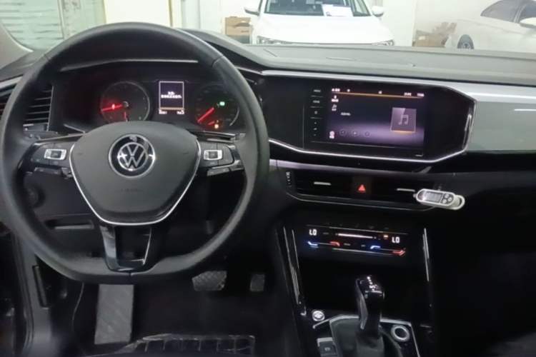 Used Volkswagen Tayron 2020 330TSI Two-Wheel Drive Luxury Smart Connectivity Version Center Console