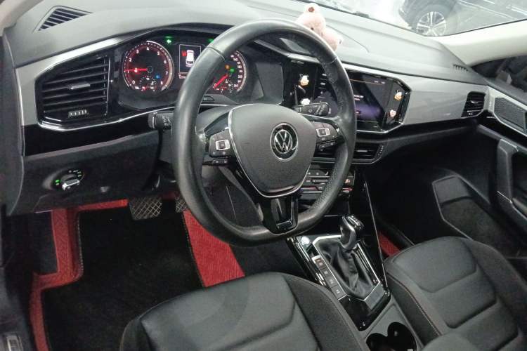 Used Volkswagen Tayron 2020 330TSI Two-Wheel Drive Luxury Smart Connectivity Version Center Console