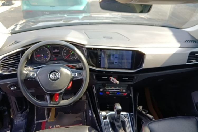 Used Volkswagen Tayron 2020 330TSI Two-Wheel Drive Luxury Smart Connectivity Version Center Console
