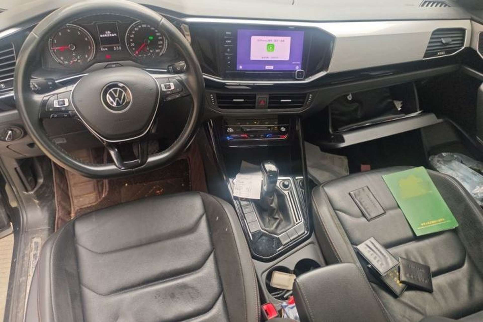 Used Volkswagen Tayron 2020 280TSI Two-Wheel Drive Luxury Connect Edition Center Console