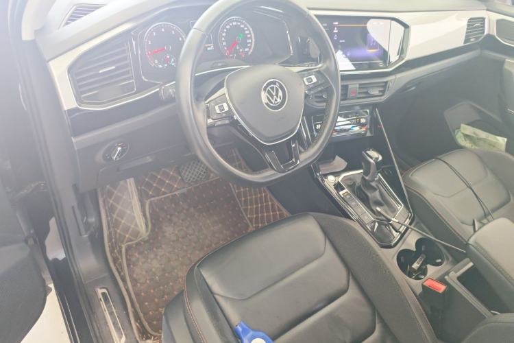 Used Volkswagen Tayron 2020 330TSI Two-Wheel Drive Luxury Smart Connectivity Version Center Console