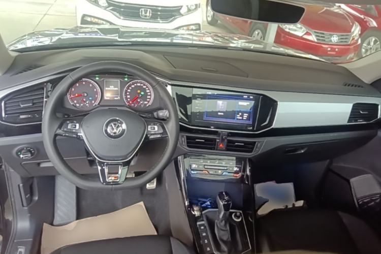 Used Volkswagen Tayron 2020 330TSI Two-Wheel Drive Luxury Smart Connectivity Version Center Console