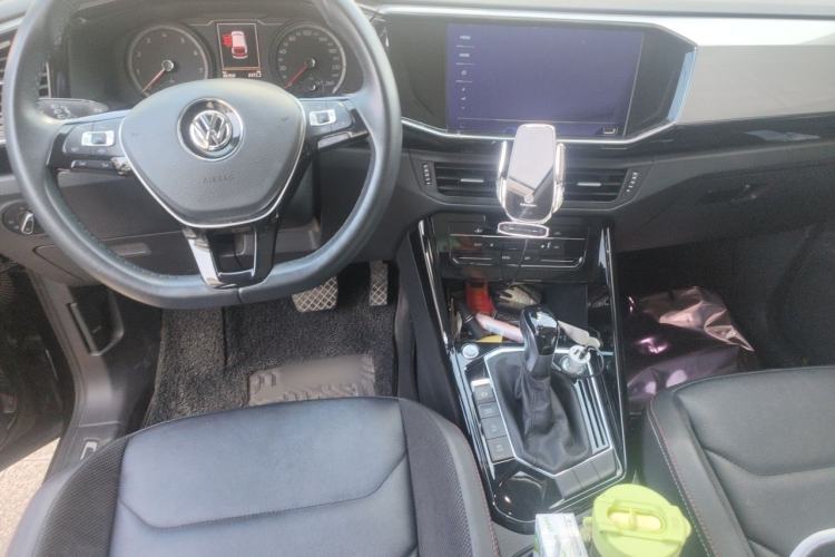 Used Volkswagen Tayron 2020 280TSI Two-Wheel Drive Luxury Connect Edition Center Console