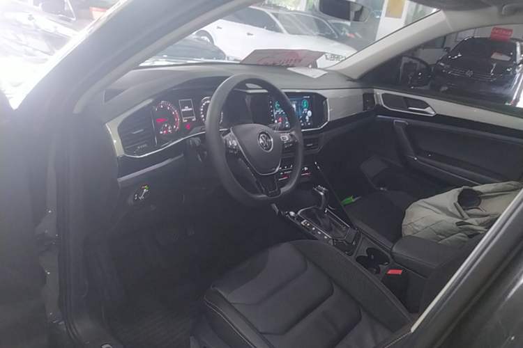 Used Volkswagen Tayron 2020 330TSI Two-Wheel Drive Luxury Smart Connectivity Version Center Console