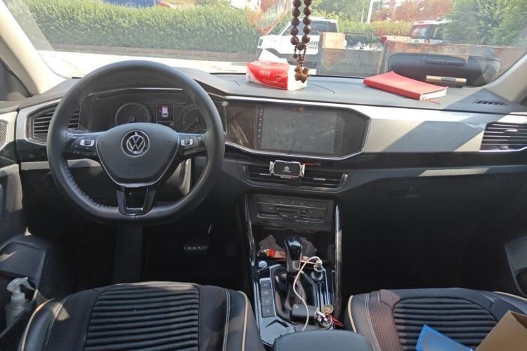 Used Volkswagen Tayron 2020 280TSI Two-Wheel Drive Luxury Connect Edition Center Console