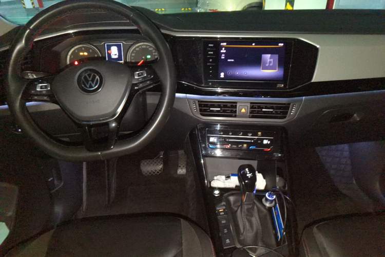 Used Volkswagen Tayron 2020 330TSI Two-Wheel Drive Luxury Smart Connectivity Version Center Console