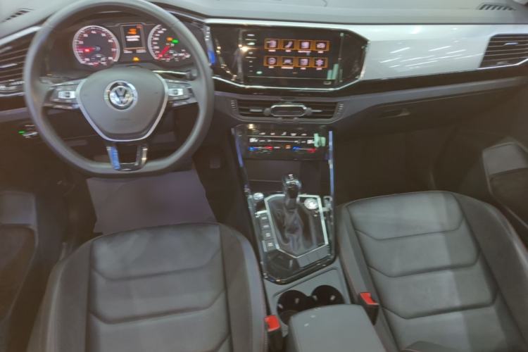 Used Volkswagen Tayron 2020 330TSI Two-Wheel Drive Luxury Smart Connectivity Version Center Console