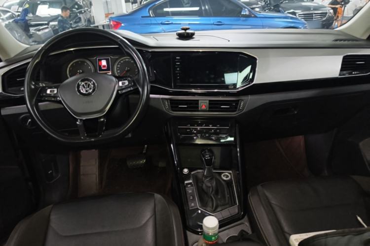 Used Volkswagen Tayron 2020 330TSI Two-Wheel Drive Luxury Smart Connectivity Version Center Console