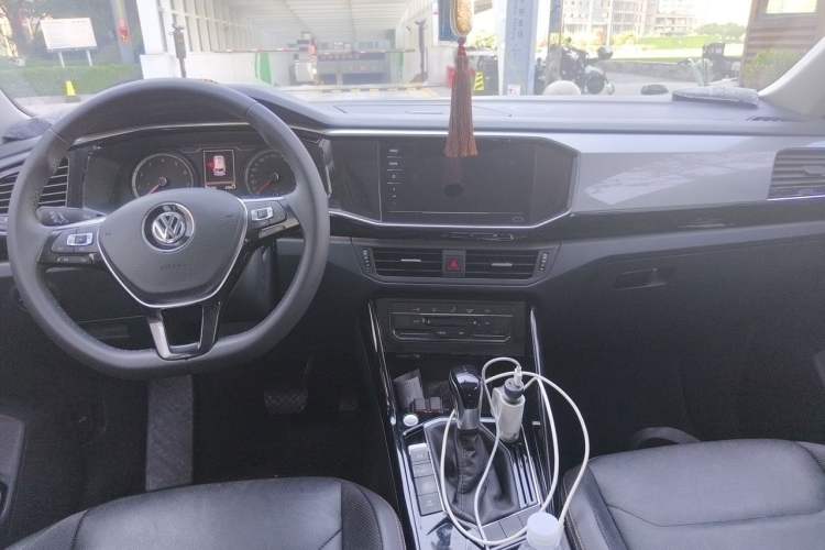 Used Volkswagen Tayron 2020 330TSI Two-Wheel Drive Luxury Smart Connectivity Version Center Console
