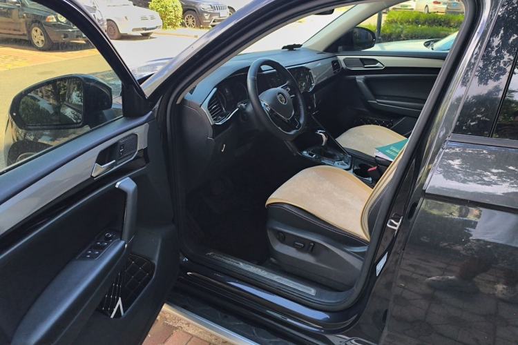 Used Volkswagen Tayron 2020 280TSI Two-Wheel Drive Luxury Connect Edition Driver Seat