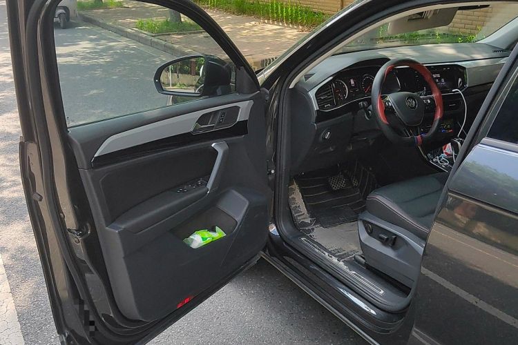 Used Volkswagen Tayron 2020 280TSI Two-Wheel Drive Luxury Connect Edition Driver Seat