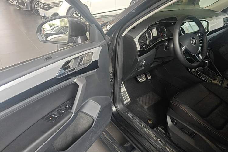 Used Volkswagen Tayron 2020 280TSI Two-Wheel Drive Luxury Connect Edition Driver Seat