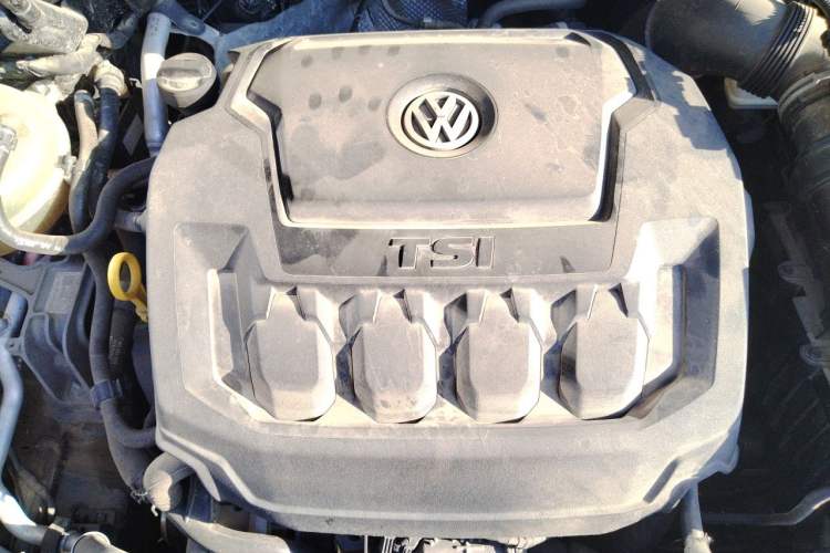 Used Volkswagen Tayron 2020 330TSI Two-Wheel Drive Luxury Smart Connectivity Version Engine Bay