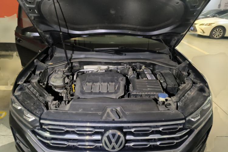 Used Volkswagen Tayron 2020 330TSI Two-Wheel Drive Luxury Smart Connectivity Version Engine Bay