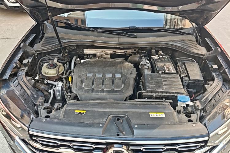 Used Volkswagen Tayron 2020 330TSI Two-Wheel Drive Luxury Smart Connectivity Version Engine Bay