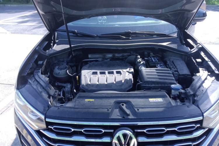 Used Volkswagen Tayron 2020 330TSI Two-Wheel Drive Luxury Smart Connectivity Version Engine Bay