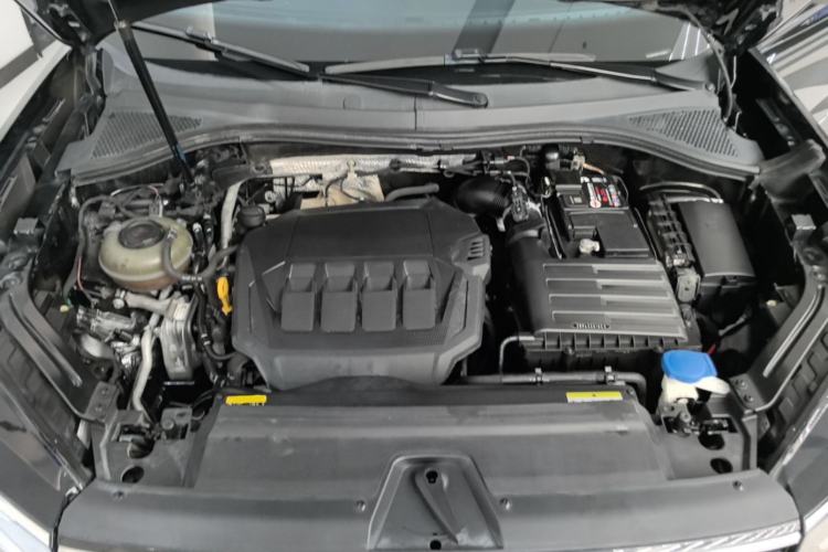 Used Volkswagen Tayron 2020 330TSI Two-Wheel Drive Luxury Smart Connectivity Version Engine Bay