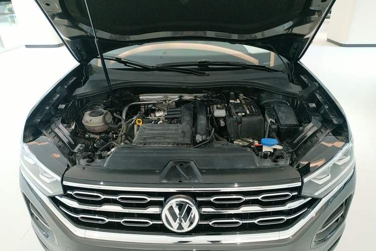 Used Volkswagen Tayron 2020 280TSI Two-Wheel Drive Luxury Connect Edition Engine Bay
