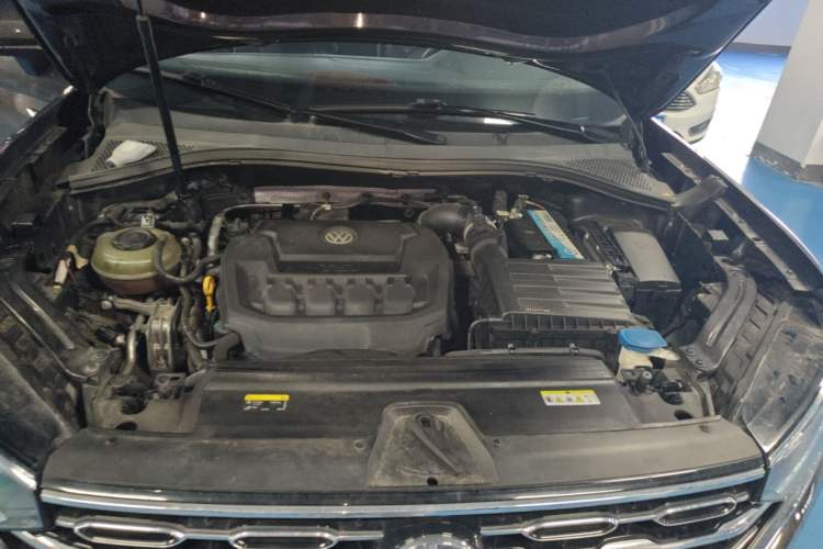 Used Volkswagen Tayron 2020 330TSI Two-Wheel Drive Luxury Smart Connectivity Version Engine Bay