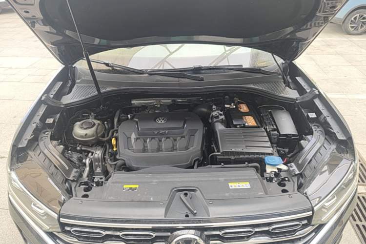 Used Volkswagen Tayron 2020 330TSI Two-Wheel Drive Luxury Smart Connectivity Version Engine Bay